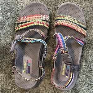 Skechers Reggae Sew Me Sandals. Size 8.